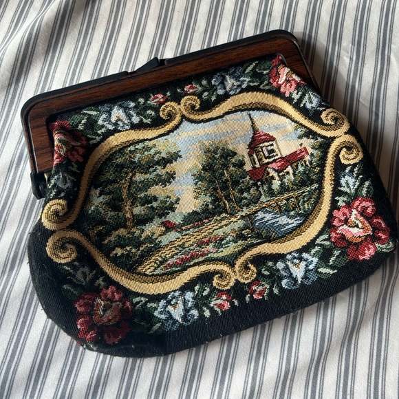 Preloved needlepoint clutch - Picture 2 of 4
